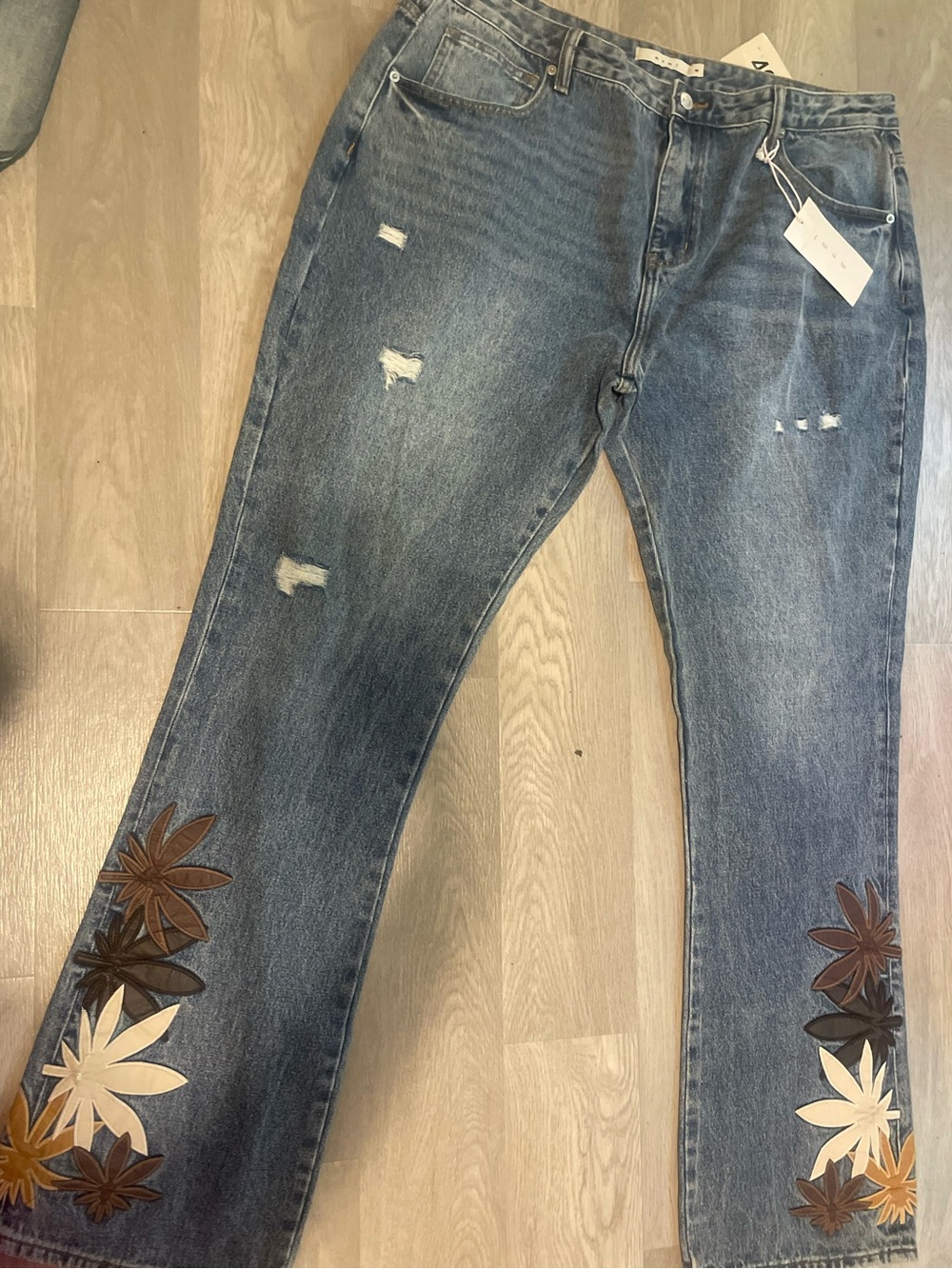 MNML Blue Jeans with Multicolor Floral Leather Appliqués